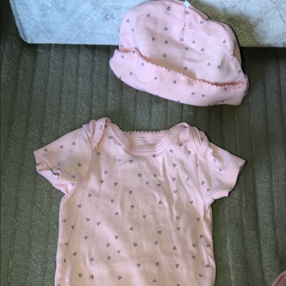 Newborn onesie set